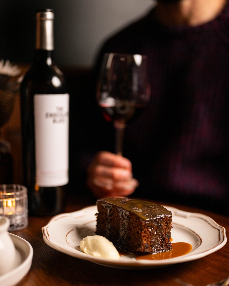 Proof that Britain makes the best things on Earth. Gooey, glorious, and unapologetically indulgent.

Happy Sticky Toffee Pudding Day 🥄

#YoungsPubs #StickyToffeePuddingDay #Foodie