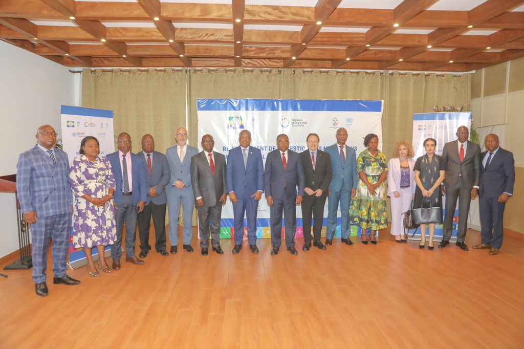 minintgouvga's tweet photo. Le 22/01/2025, le Ministère de l’Intérieur a participé au lancement du programme Gabon-Togo pour renforcer la gestion migratoire et lutter contre la traite humaine. Le Ministre empêché était représenté par le Gral.Ambroise Ngari, Dir. cab. sécurité. https://t.co/Bj5lBYywOT