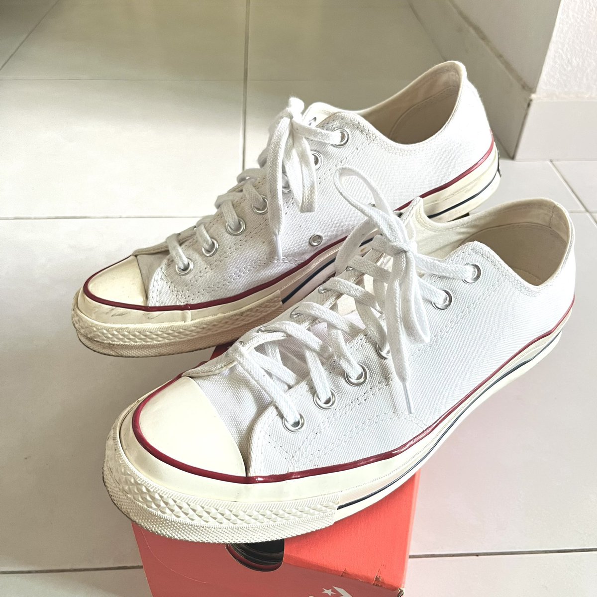 baby___bee's tweet photo. พร้อมส่ง 📮CONVERSE CHUCK 70 OX WHITE 1500฿
Size 10UK/44EUR/28.5cm
ลองใส่ไปครั้งเดียว+มีกล่อง แท้100% 
จาก official shop 
#รองเท้าnike #nikethailand #nike
#conversethailand #รองเท้าconverse #ส่งต่อconverse #ส่งต่อรองเท้า #converse #รองเท้ามือสองของแท้ #รองเท้ามือสอง https://t.co/VTCOF80LyF