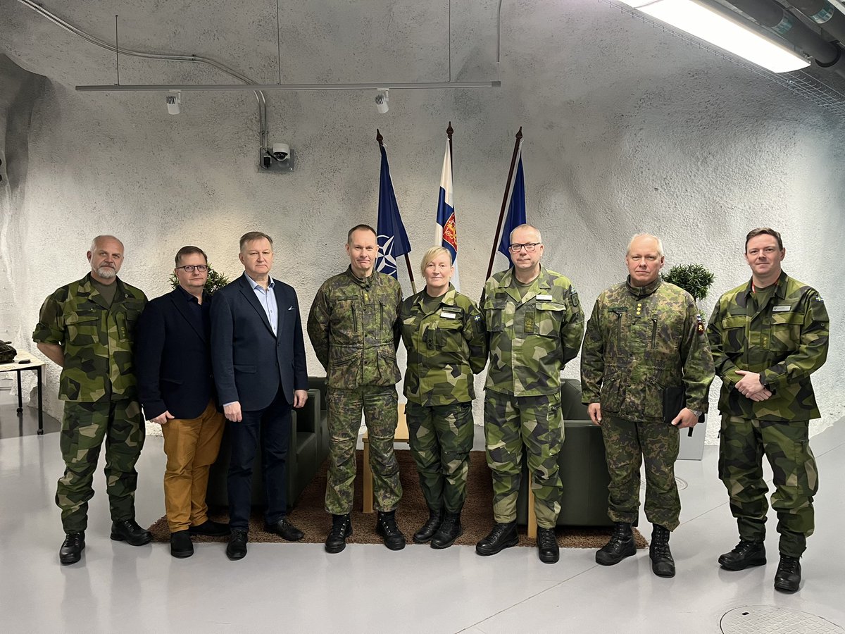 Ruotsin kodinturvajoukkojen komentaja, kenraalimajuri Laura Swaan Wrede Mikkelissä. <a href="/MPKoulutus/">MPK</a> mukana. Yhteistyö kehittyy - erinomaiset keskustelut! 🇫🇮🤝🇸🇪 <a href="/Maavoimat/">Maavoimat</a> #hemvärnet <a href="/PorinPR/">Porin prikaati</a>