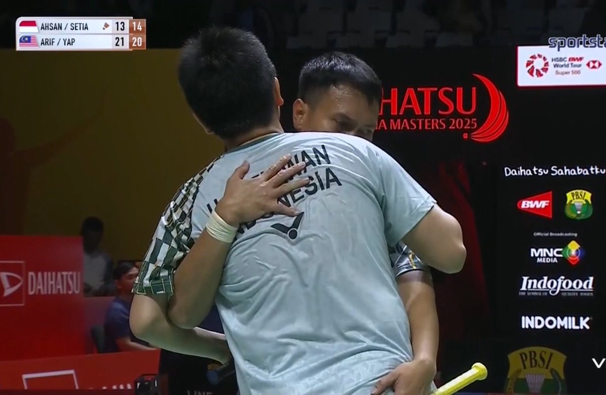 theone_xyz2's tweet photo. The emotions here 💔

Thank you for the amazing journey, Mohammad Ahsan &amp; Hendra Setiawan 🇮🇩 

Selayaknya menjadi contoh buat semua pemain. The daddies will go down in history 🙏🏻✨

🫡 https://t.co/i1zqKJpDo0