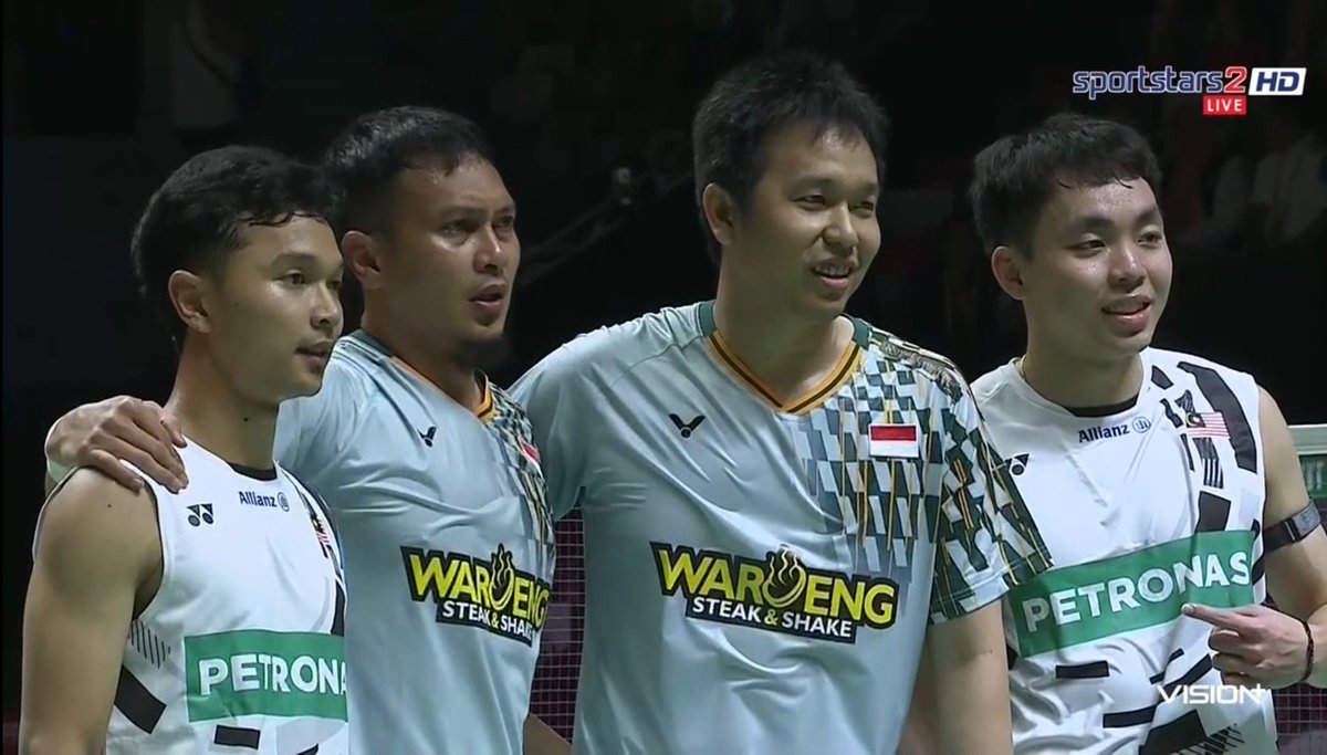 theone_xyz2's tweet photo. Arif Junaidi/Yap Roy King 🇲🇾 won against Mohammad Ahsan/Hendra Setiawan 🇮🇩 

21-13
21-14

It's for sure an honour for ArifKing to have a fight with the legends &amp; to be their last opponent 🙏🏻

This is the last tournament for the daddies before they retire.

#IndonesiaMasters2025 https://t.co/u9IvDBqj0n