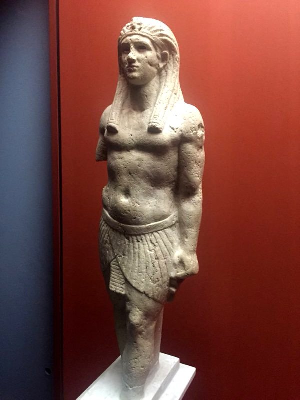 antinousgaygod's tweet photo. 🪷 This pensive, striding marble #Antinous #Osiris, who normally resides in the Greco-Roman Museum in Alexandria Egypt, spent his summer vacation holidays in 2018 in Saint Louis at the @StlArtMuseum with marine archaeologist Franck #Goddio's fabulous #SunkenCities exhibition. More images, details: https://t.co/UgWcoQGaof 🪷