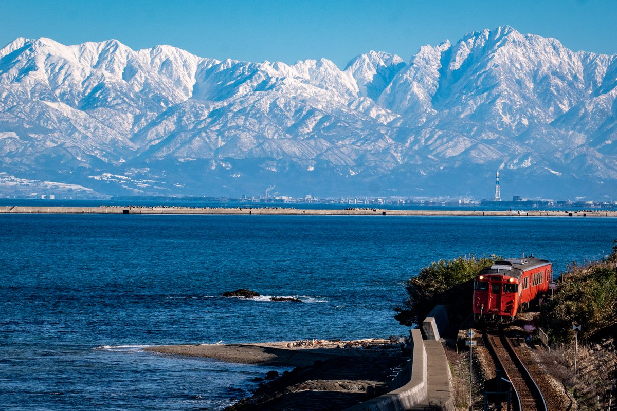 KRS7F's tweet photo. 美しい富山の鉄道風景。 https://t.co/cZb5h8QxWQ