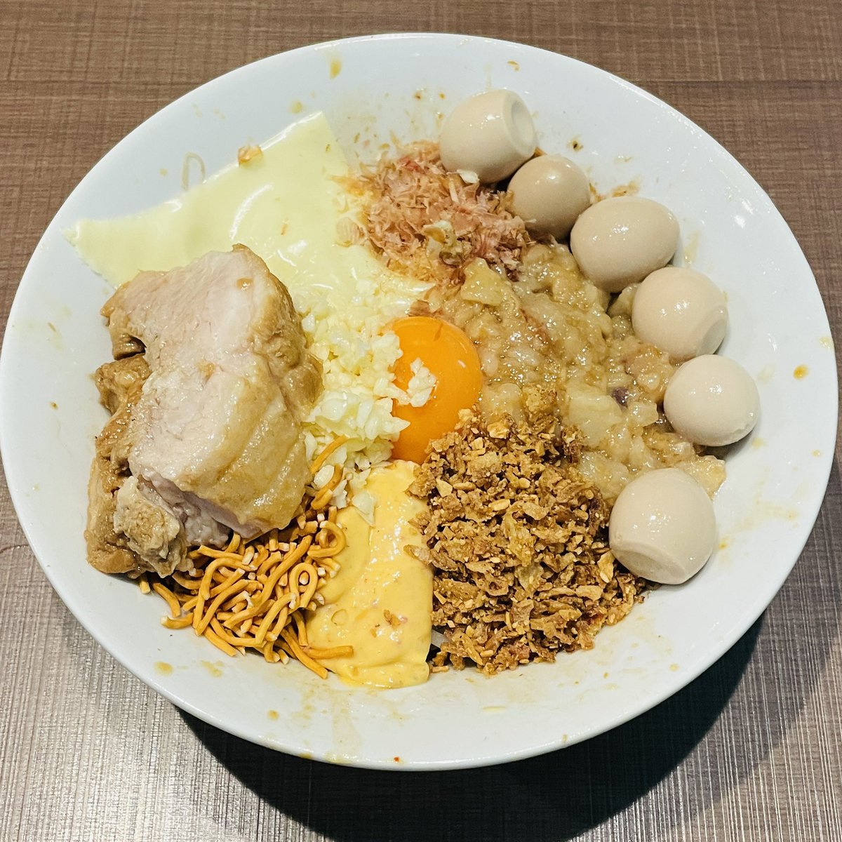 66_khaki's tweet photo. 2025 #005 @ハイマウントJ

まぜそば（並）※麺半分+uzura

theジャンク！w
麺量半分でも腹パン....
ご馳走様でした🙏 https://t.co/u1DahK4KPZ