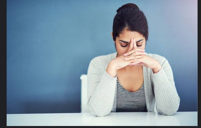 MindBodyIsLife's tweet image. 1. Dolor de cabeza.  
2. Temperatura corporal alta.  
3. Mareos (sensación de cansancio y somnolencia).  
4. Sensibilidad en los senos/aumento de tamaño, similar a cuando estás menstruando.  
5. Incremento del deseo sexual.  
6. Calambres leves o dolor en un lado de la pelvis.…