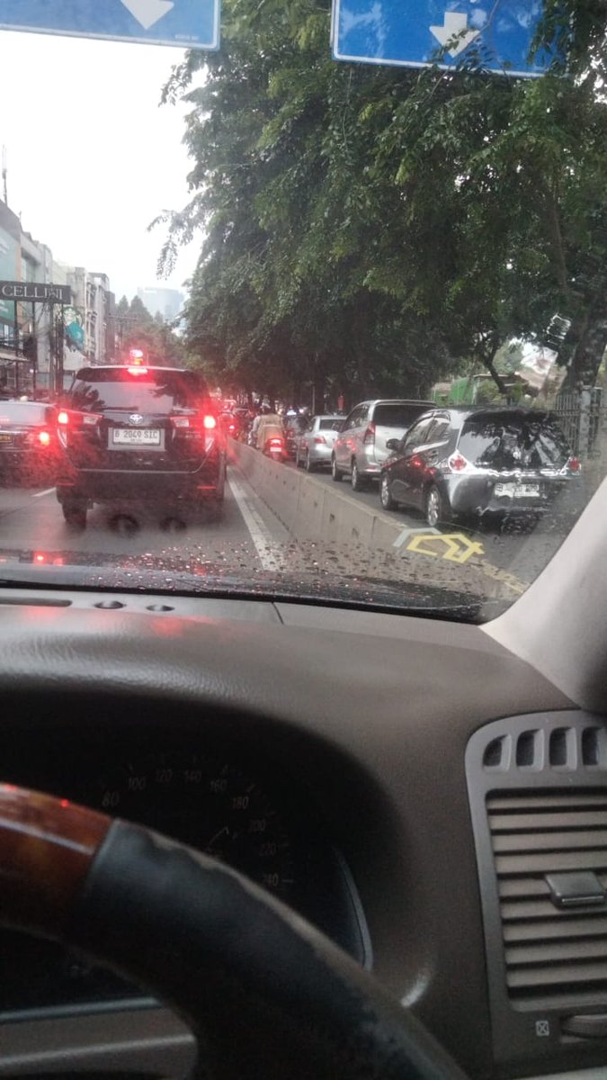 RadioElshinta's tweet photo. 17.36 : Arus lalu lintas di Arteri Pondok Indah mengarah ke PIM terpantau padat merayap. (P. Asep)
#InfoLalinElshinta https://t.co/fM9M6jZSZ9