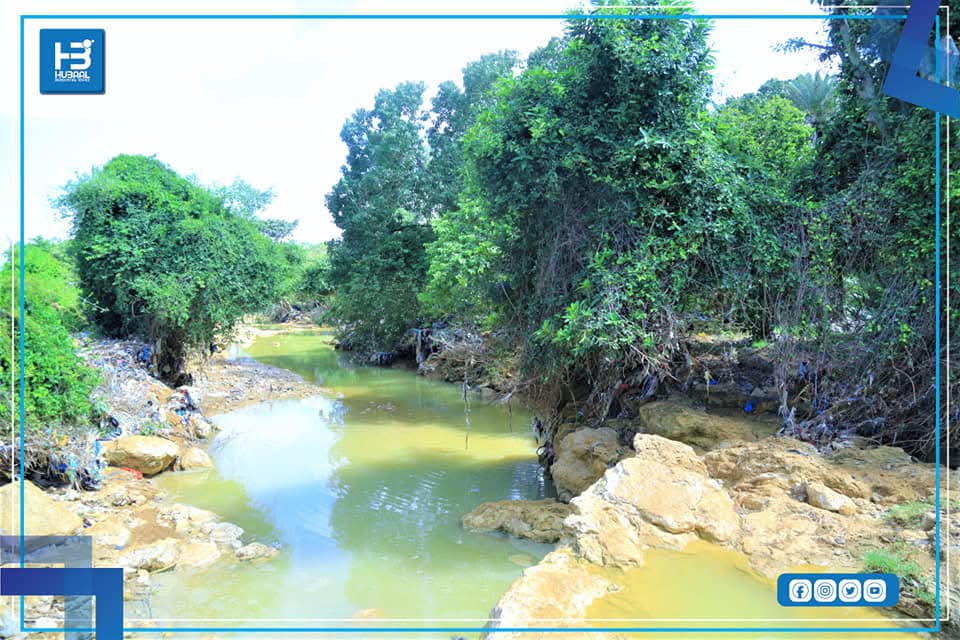 AbdisalanShei10's tweet photo. ISHA BAYDHABO.
Halkani waa Baydhabo, waa meel biyo-dhac ah. Biyaheeda waqti-kasta waa ay socdaan haddii Jiilaal lagu jiro & haddii la joogo waqtiga roobka (Deyrta). Korkeeda waxaa ku taalla Ex. Madaxtooyadii soomaaliya ee waqti dawladdii MW C/llaahi Yusuf (AU).
#SWest
#Somalia https://t.co/4hrx5rxckz