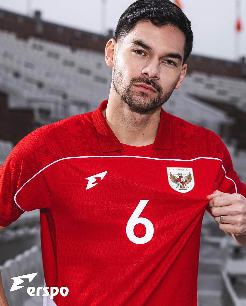 GOAL_ID's tweet photo. Jersey baru tim nasional Indonesia akhirnya dirilis! 🇮🇩👕

Bagaimana menurutmu seragam teranyar skuad Garuda ini? 😍

📷: IG erspo.official https://t.co/9ptYdgPSQN