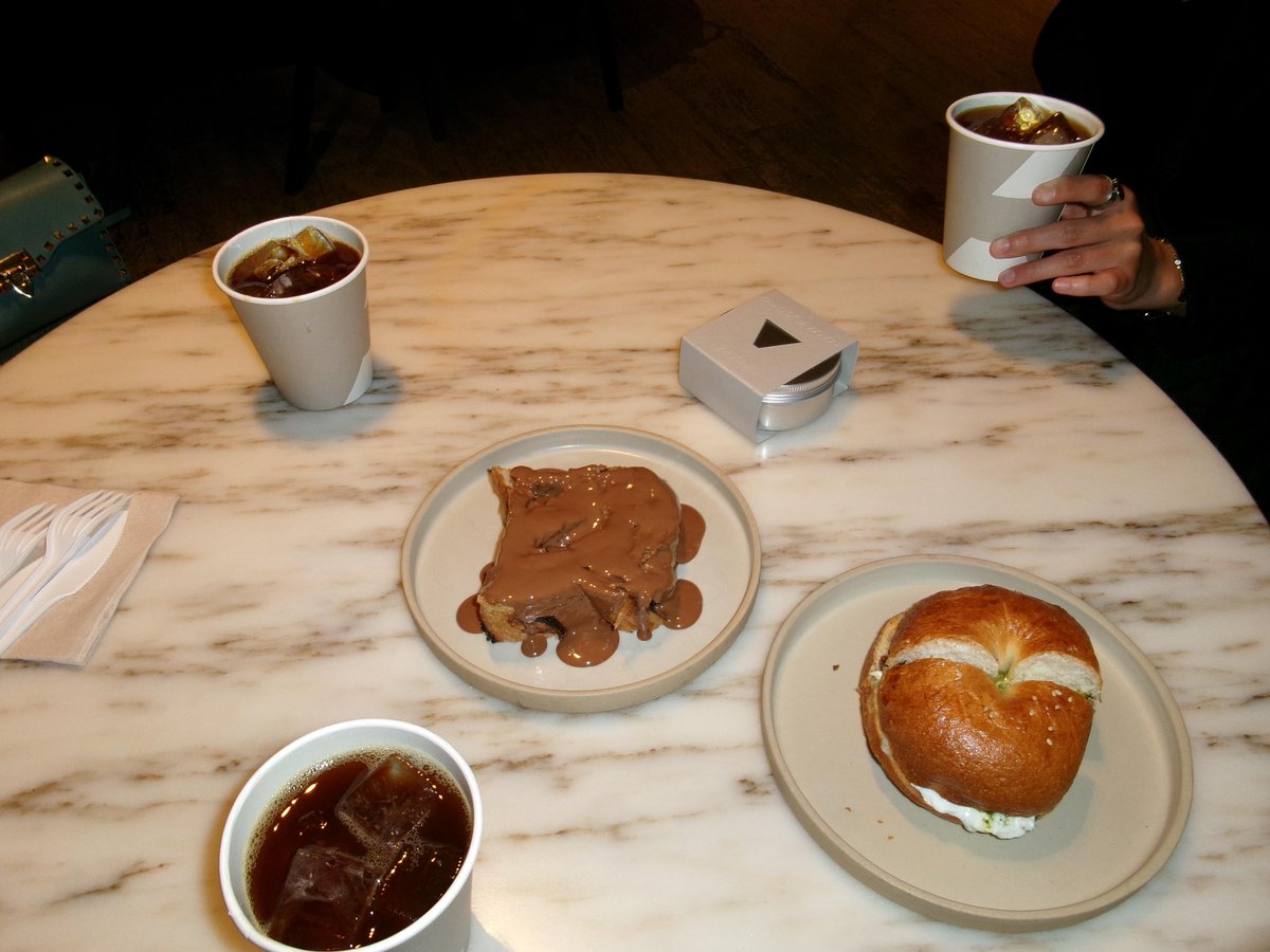 Ra_alqq's tweet photo. Last night at 
PEAKS ☕️ https://t.co/O1Omo5TA6q