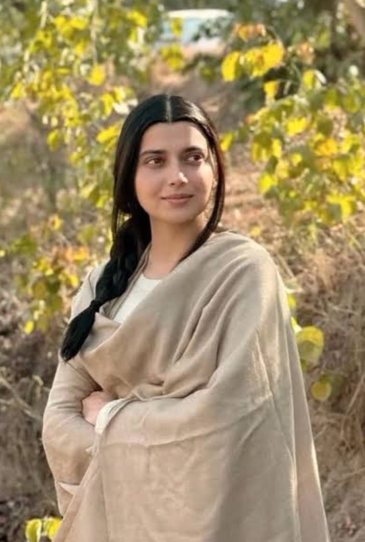 Juhi43372039's tweet photo. मिले कभी फुर्सत तो राहों के सारे हिसाब लिख दूं ..!!
गिले है इतने कि जज्बातों के सैलाब लिख दूं..!!
#LBNA♥️
शुभ संध्या दोस्तों https://t.co/MnaqO86e8p