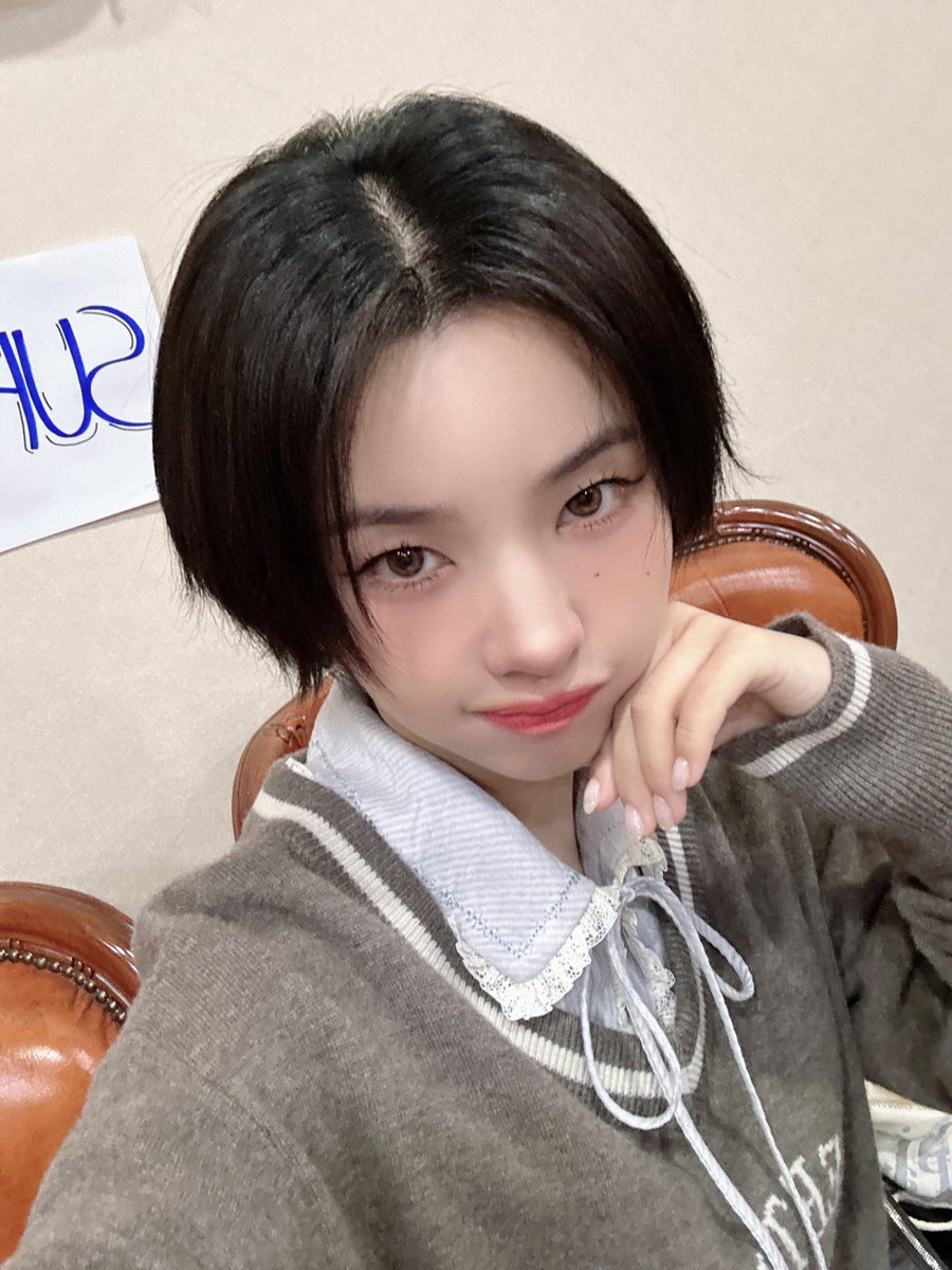 official_i_dle's tweet photo. [📸] 250123 @ #다비드봉

#여자아이들 #GIDLE
#소연 #SOYEON https://t.co/s7T0W7MhxT