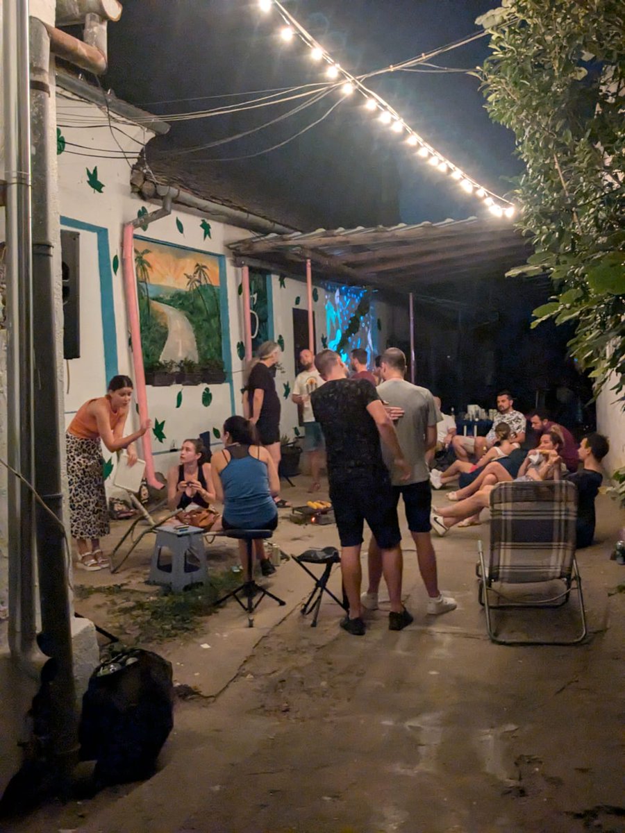 CentarSapat's tweet photo. × Malo kasnimo sa #2024dump -om, ali to nije razlog da ove fotke odu u zaborav jer ovi momenti sigurno neće.
× 2024. godina je bila puna različitih ljudi, nove muzike, zanimljivih priča. 
× Ovu godinu započinjemo planovima, optimizmom i promenama.

#ŠapatFam #studiolife #balkan https://t.co/AgHATlgiH3