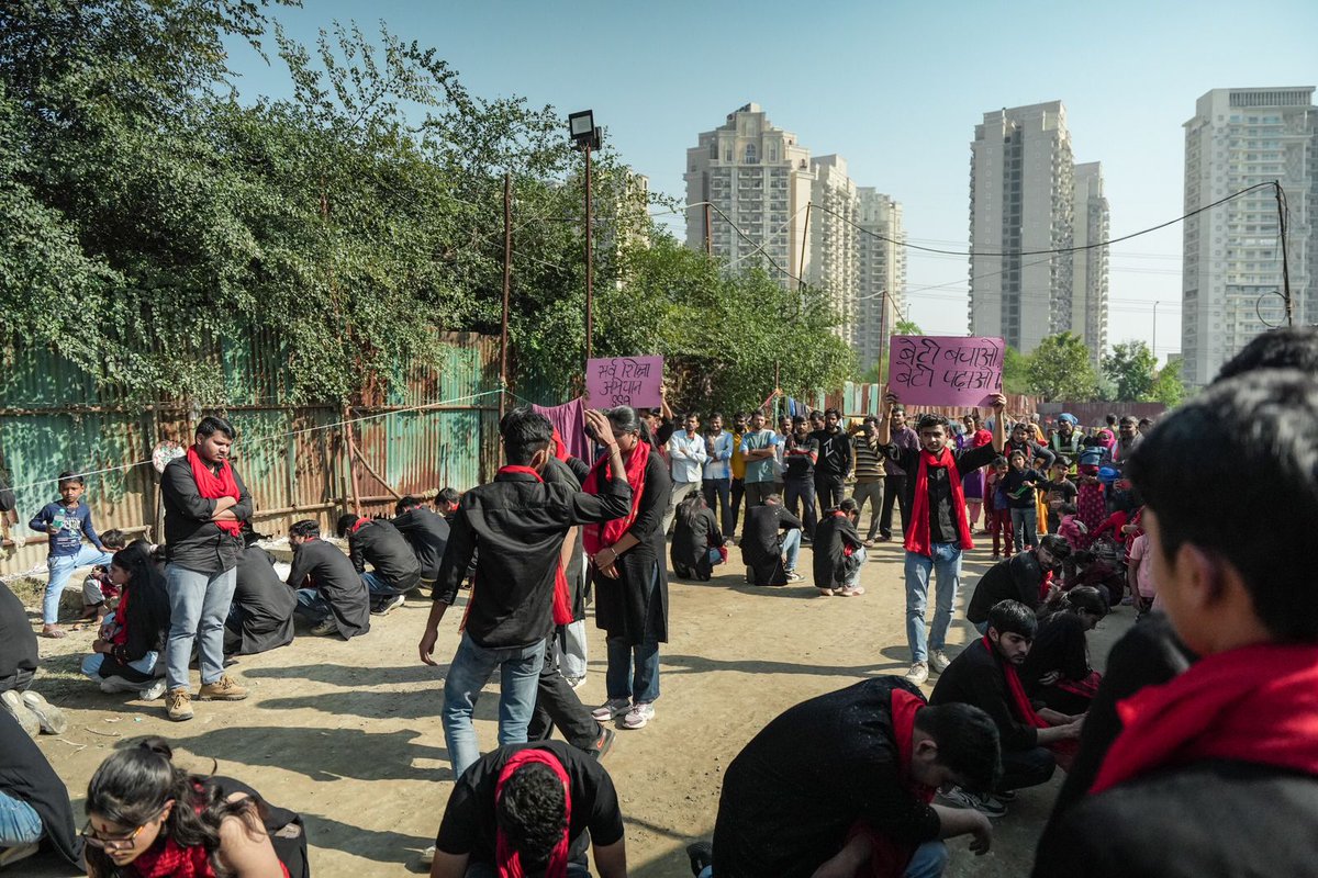 gla_noidaa's tweet photo. Students of GLA University Greater Noida presented नुक्कड़ नाटक -‘जानिए अपने अधिकार’spreading awareness about rights and empowering voices for a better tomorrow. जागरूकता ही बदलाव की शुरुआत है। Let’s stand together for justice and equality!#नुक्कड़नाटक #जागरूकताहीशक्ति #HaqKiAwaz https://t.co/uLO0UZeYJa