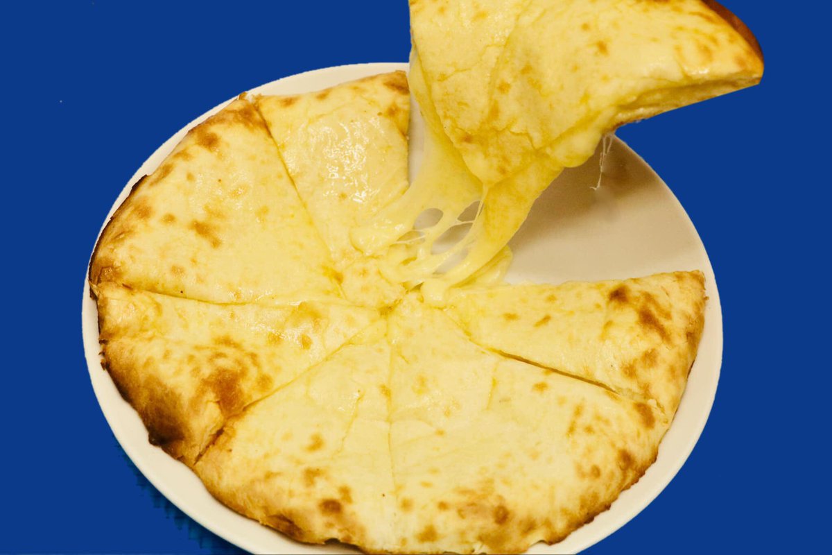 swad_numazu's tweet photo. チーズナン
#スワズ沼津 #チーズナン #インド料理 https://t.co/3qtGEpv512