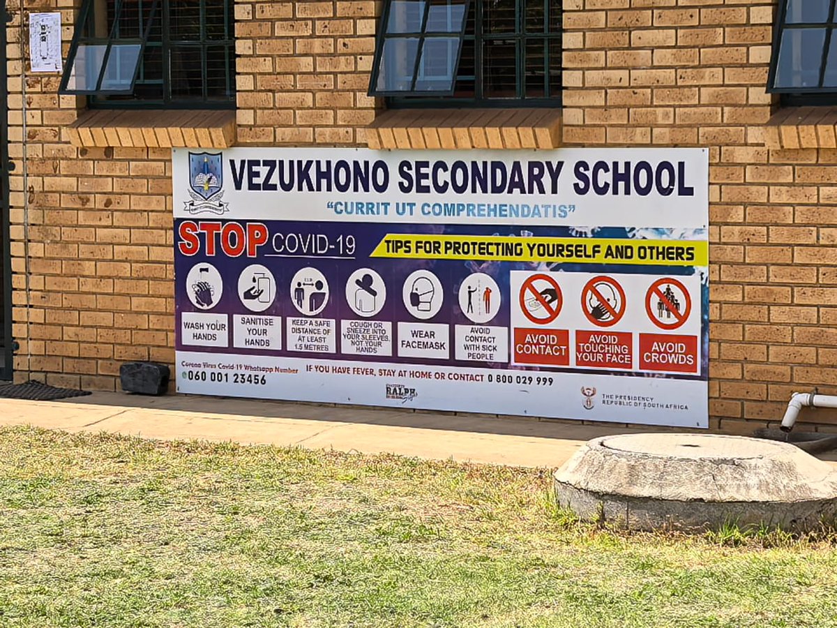 City_Ekurhuleni's tweet photo. MMC Nkosi inspires learners at Vezukhono Secondary in #Etwatwa! π With a stellar 95.5% matric pass rate in 2024, she wished the class of 2025 success. Her advice? Start early & study like exams are every month! πͺπ #ExcellenceInEducation #StriveForSuccess https://t.co/elaekpXQ09