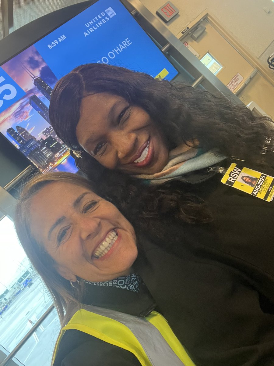 carletica's tweet photo. And….Stars of Yesterday….Great job Joanne and Carla getting our stars flights out early to fly the friendly skies✈️❤️✈️❤️RSW TEAM @MikeSpagnuoloUA @AOSafetyUAL @scarnes1978 @LouFarinaccio @TamikoLong2 @Nbnjil @weareunited @united @jacquikey @ordgirl87 https://t.co/wk7phhP5iG