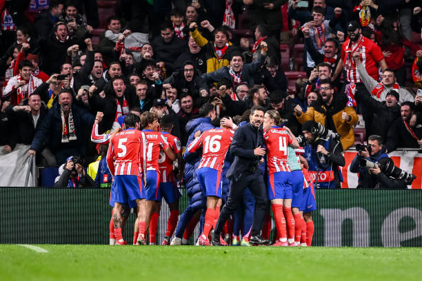 ✍️Os comparto un artículo sobre las remontadas del Atleti, las segundas partes y los goles de los minutos finales:

-16G mas allá del 89'
-Equipo de LaLiga con más goles en descuentos (8)
-Equipo de LaLiga con más goles generados desde el banquillo (22)

apuestasonline.net/blog/el-atleti…