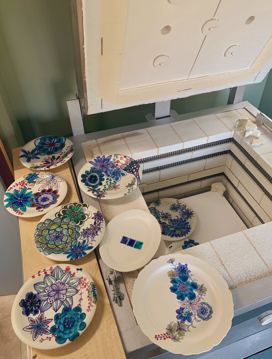 ハトバ製陶所（五島市三井楽町）の開窯式が行われました。石川県能美市