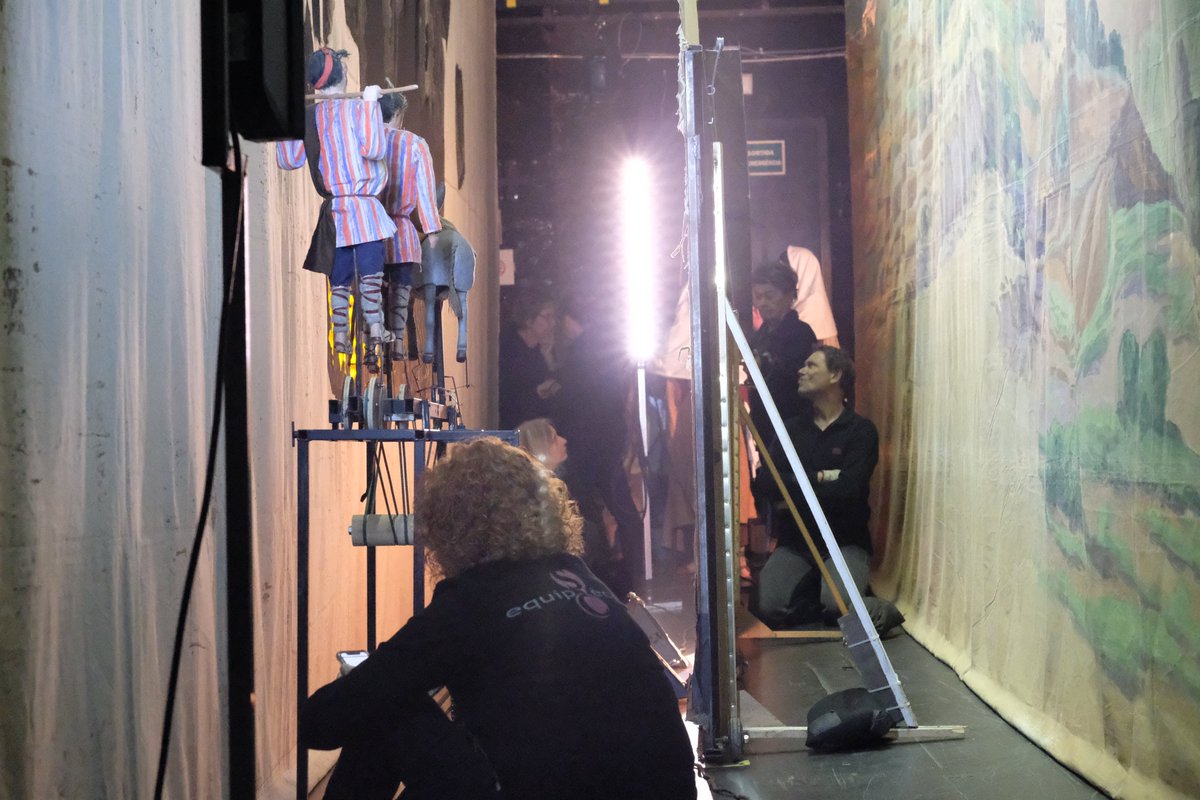 🎭 Fora de l'escena hi ha tot un món que el públic no veu...

🔥 Més de 80 persones de l'equip tècnic i logístic fan possible Els #PastoretsMataró 

⌛ Aquest diumenge, darrera representació!

🎯 No t'ho perdis!

🎟 Últimes entrades 👇 
salacabanyes.cat

📸 <a href="/Enriclucena/">Enric Lucena</a>