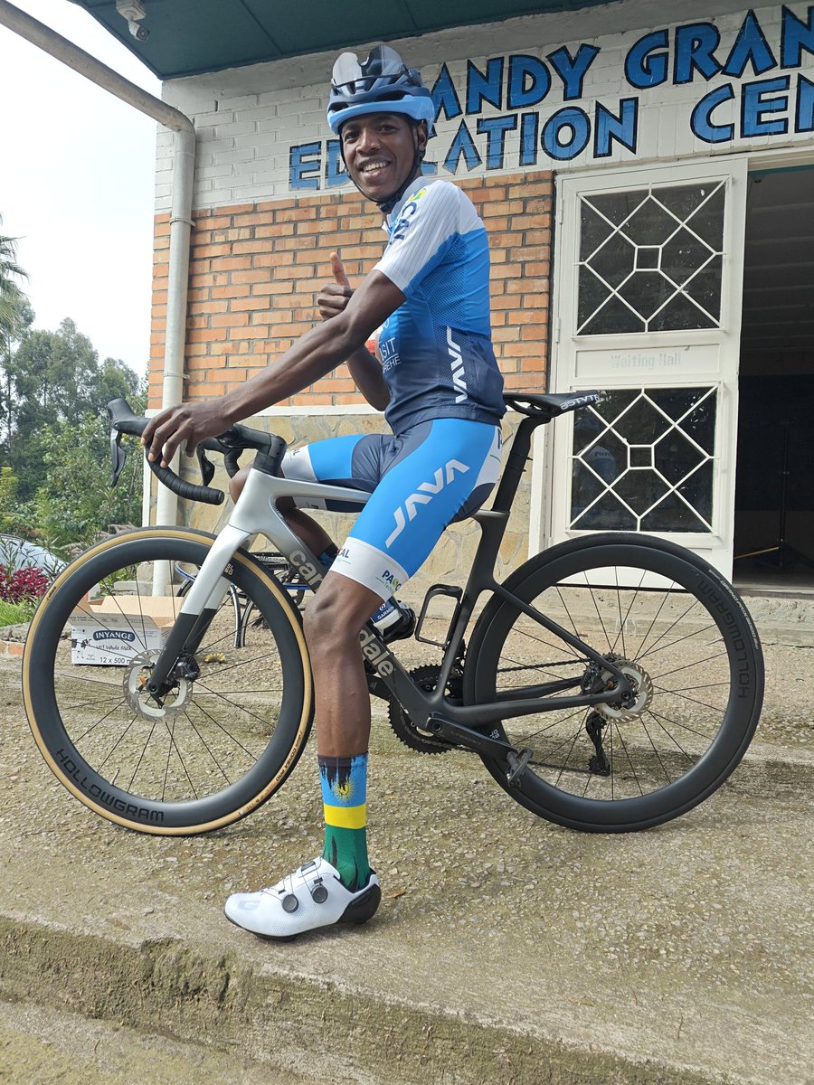 InovoTec's tweet photo. #NewDay
#NewLook
#NewGoal
#NewDetermination
#NewDestination
Uwiteka komeza intambwe zacu,
Amen 🙏
@tour_du_Rwanda
@cyclingrwanda
@Javabikes_china
@PascalTechRw
@arccRwanda https://t.co/hA8WLzxuFp