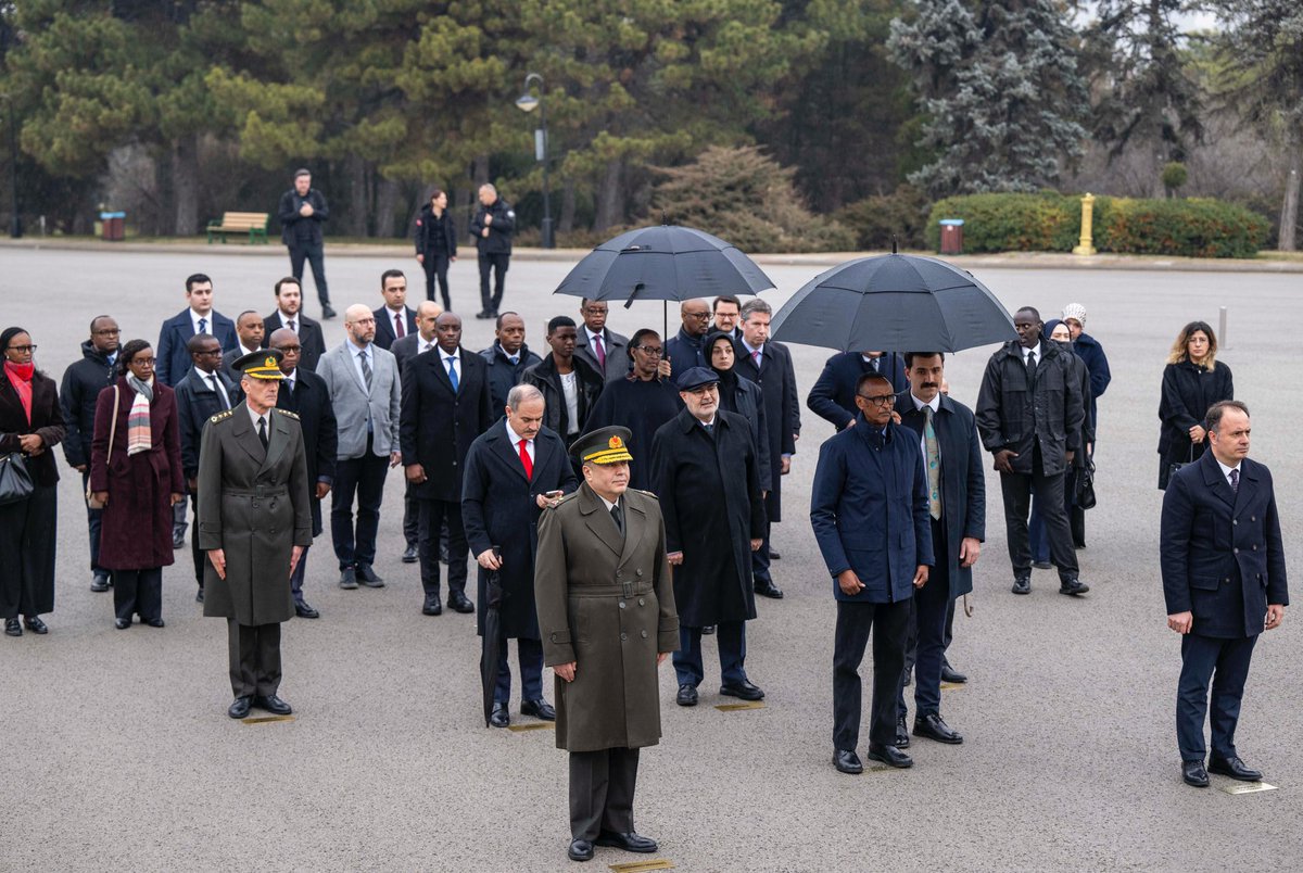 UrugwiroVillage's tweet photo. This morning in Ankara, President Kagame and First Lady Jeannette Kagame visited the Anitkabir the resting place of Türkiye’s founder and first President Mustafa Kemal Atatürk. https://t.co/8ZPNYnXum0