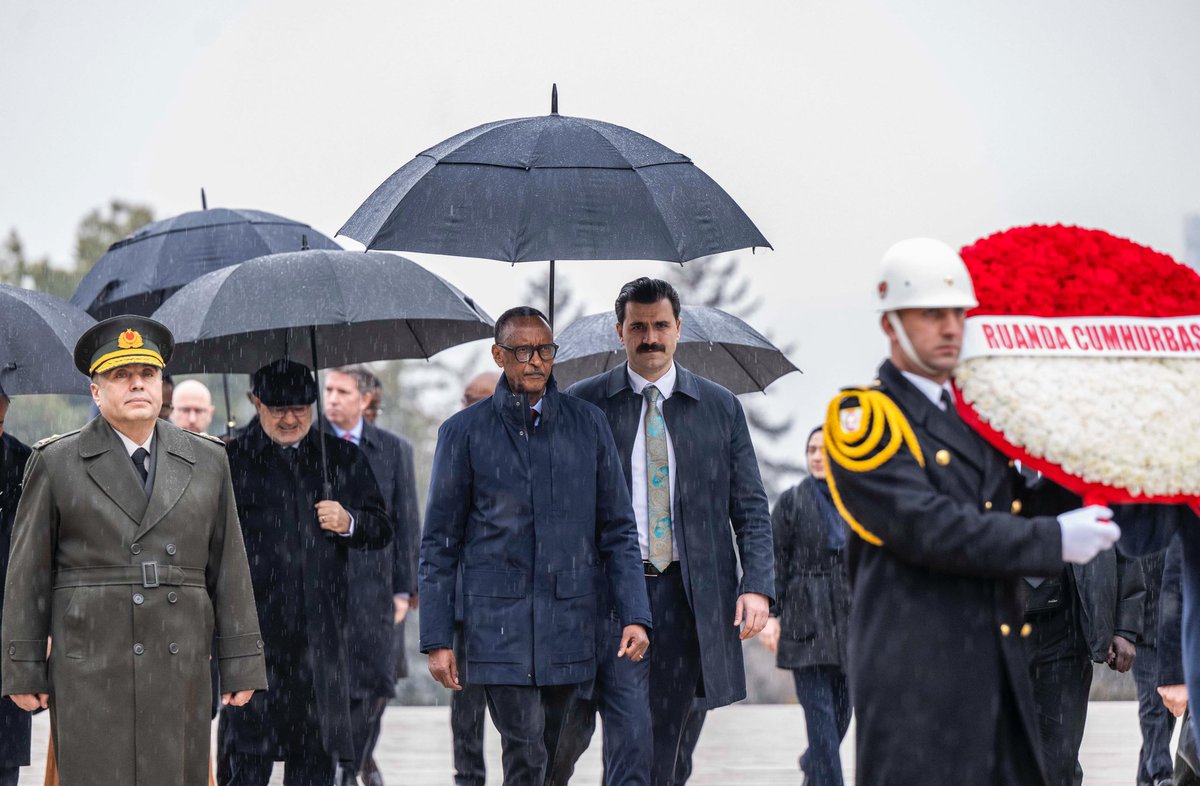 UrugwiroVillage's tweet photo. This morning in Ankara, President Kagame and First Lady Jeannette Kagame visited the Anitkabir the resting place of Türkiye’s founder and first President Mustafa Kemal Atatürk. https://t.co/8ZPNYnXum0