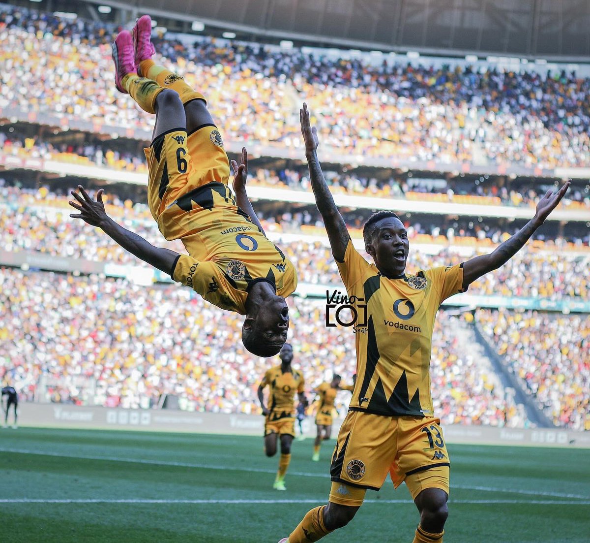 GomolemoLesabe's tweet photo. @VodacomSoccer Ashley Du Preez #Vodacom #SowetoDerby #VupYourSummer https://t.co/XCrefAd1CD