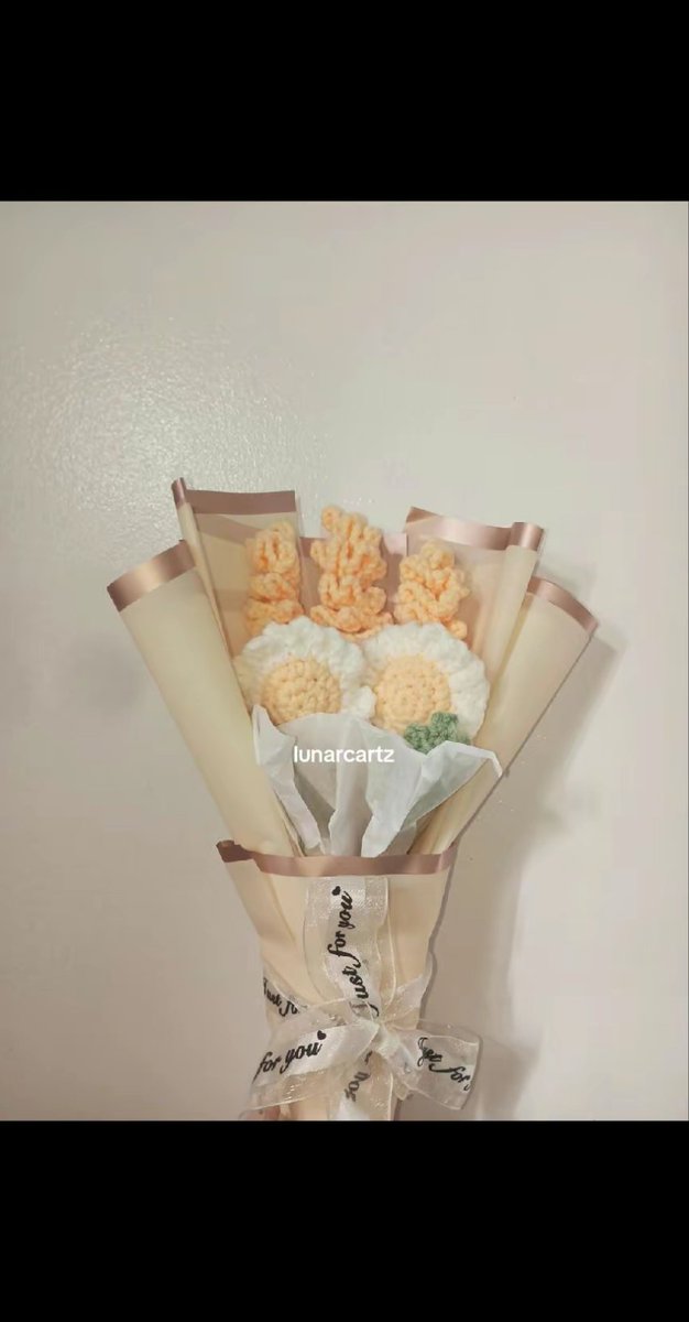 lunarcartz's tweet photo. open for valentine's day reservation! 💗

wts lfb ph 

- crochet flower bouquet 
- open for commission
- open for rush    
- mod: flash, jnt, lalamove  
- mop: gcash 
- location: bulacan  

tags. gift ideas teacher handmade https://t.co/CLYEBCXqiZ