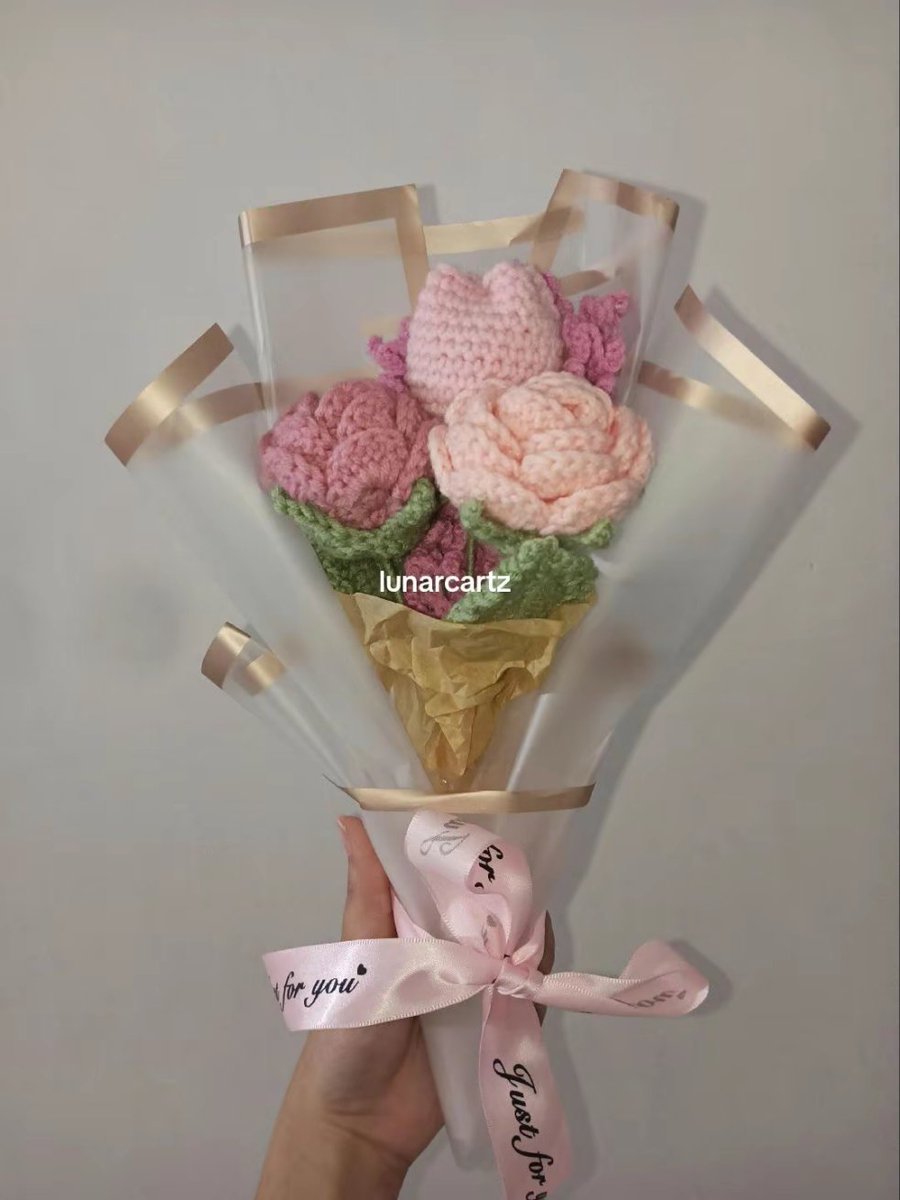 lunarcartz's tweet photo. open for valentine's day reservation! 💗

wts lfb ph 

- crochet flower bouquet 
- open for commission
- open for rush    
- mod: flash, jnt, lalamove  
- mop: gcash 
- location: bulacan  

tags. gift ideas teacher handmade https://t.co/CLYEBCXqiZ