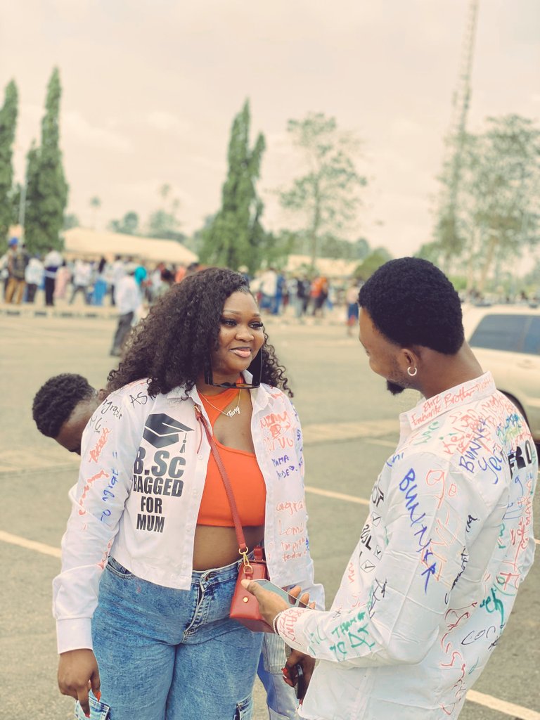 nero_jay's tweet image. CONGRATULATIONS TO ME BSC BAGGED♥️🙏
@wizkidayo @DJ_TUNEZ  @Tufab @jada3_p @Mr_Md33_ @Derahback @GucciStarboi @PreciousFolake2 @KingsleyEsosa
@47kasz @AkanjiMoses1