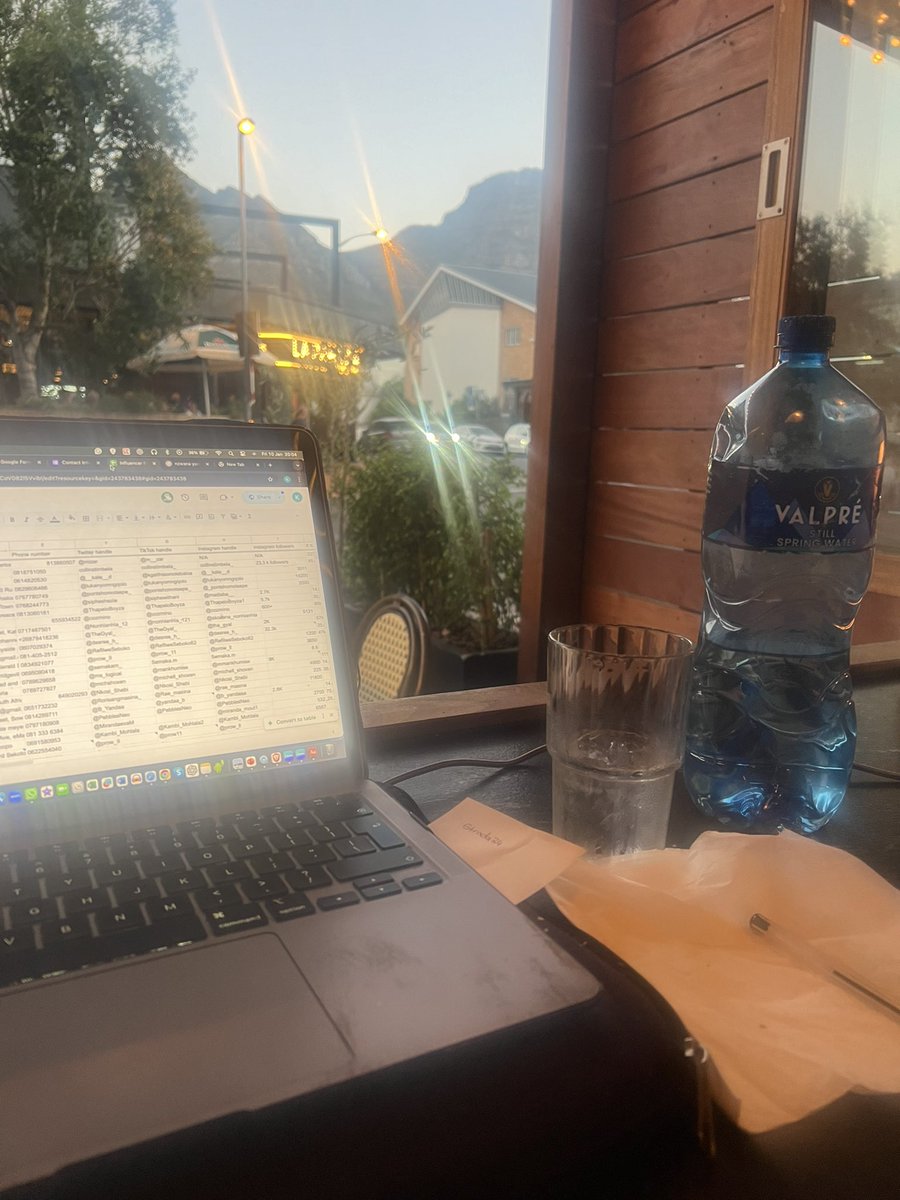 Kgotso Hope Lekau (@kgotsohopelekau) on Twitter photo Nothing beats doing what you love, and doing it anywhere you want and getting a good meal & watching your favourite series in between!
Hey <a href="/YounginsShowmax/">Youngins Showmax</a> x <a href="/ShowmaxOnline/">Showmax South Africa</a> 👋🏼 Nothing beats doing what you love, and doing it anywhere you want and getting a good meal & watching your favourite series in between!
Hey <a href="/YounginsShowmax/">Youngins Showmax</a> x <a href="/ShowmaxOnline/">Showmax South Africa</a> 👋🏼