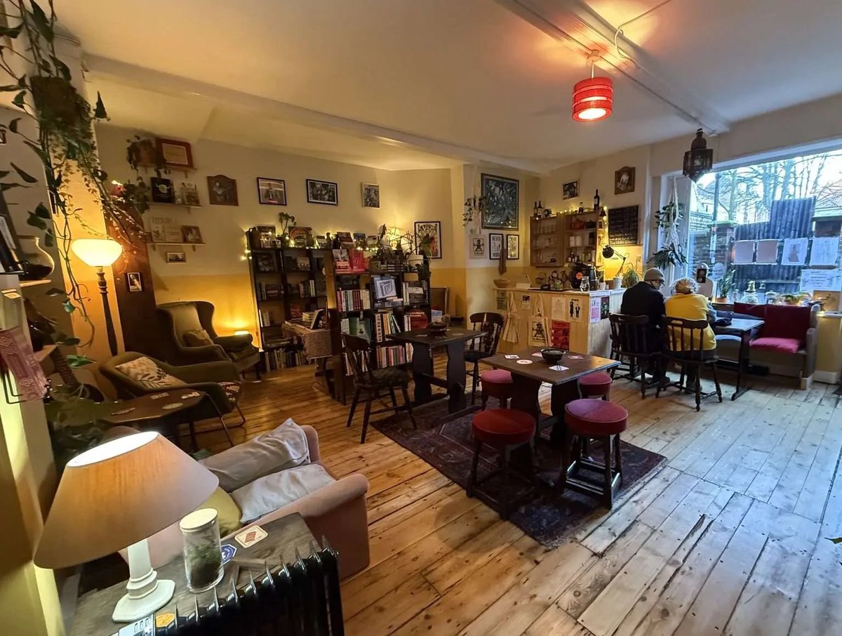 A big warm Norwich Lanes welcome to The Holloway. 
A stunning little venue off St Benedict’s Street, which features a series of small-scale musical, literacy and cinematic events - norwichlanes.co.uk/culture/the-ho… #Norwich