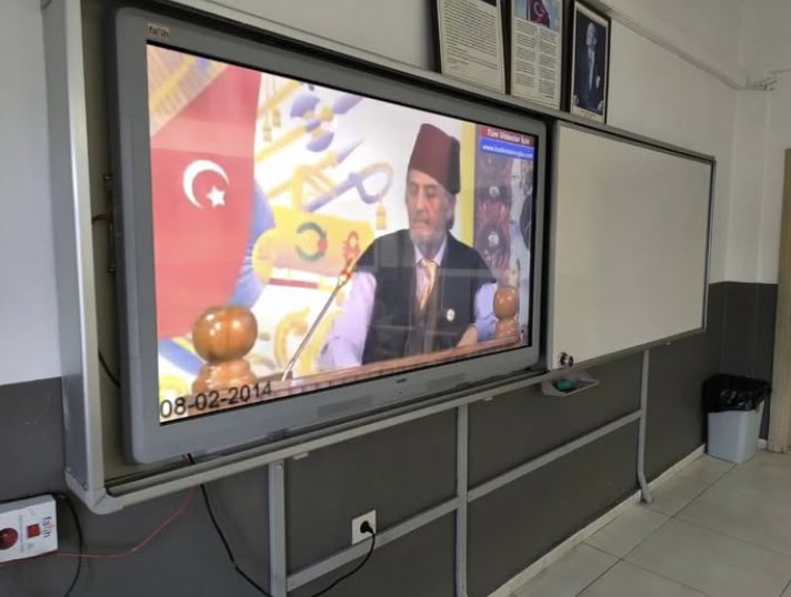 misvakcaps's tweet photo. Kim demiş okullarda gerçek tarih anlatılmıyor diye 😏 https://t.co/ikugQBUC7j