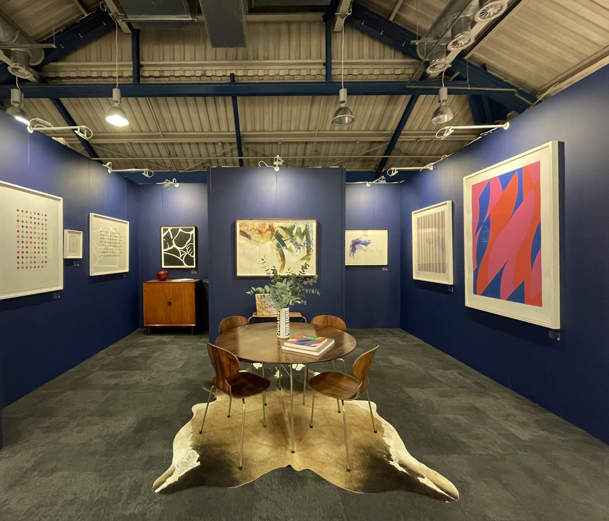 Moniker Projects (@monikerprojects) on Twitter photo 10 to see at London Art Fair 2025.
(Moniker Projects voted best stand design).
fadmagazine.com/2025/01/22/10-… via <a href="/MarkGHWestall/">Mark Hayes-Westall</a> <a href="/worldofFAD/">FAD Magazine</a>
<a href="/LondonArtFair/">London Art Fair</a> 10 to see at London Art Fair 2025.
(Moniker Projects voted best stand design).
fadmagazine.com/2025/01/22/10-… via <a href="/MarkGHWestall/">Mark Hayes-Westall</a> <a href="/worldofFAD/">FAD Magazine</a>
<a href="/LondonArtFair/">London Art Fair</a>
