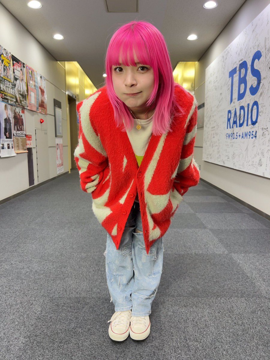 1/26(日)朝5時放送】 アンジーが今年 克服したい物はコレだ🤨🔥 #TBS