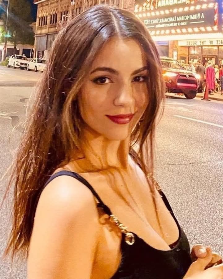 hourlyjustice's tweet photo. Victoria Justice https://t.co/Lsi1IVTMEn