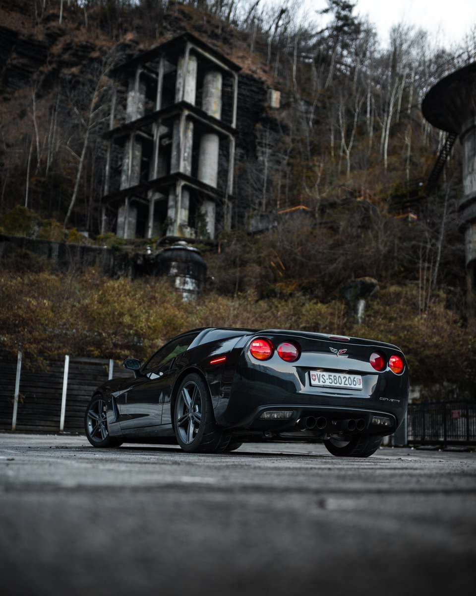 Nazuuro's tweet photo. Juste magnifique 🖤

#corvette #corvettec6 #v8 https://t.co/crJt6Lqr0p