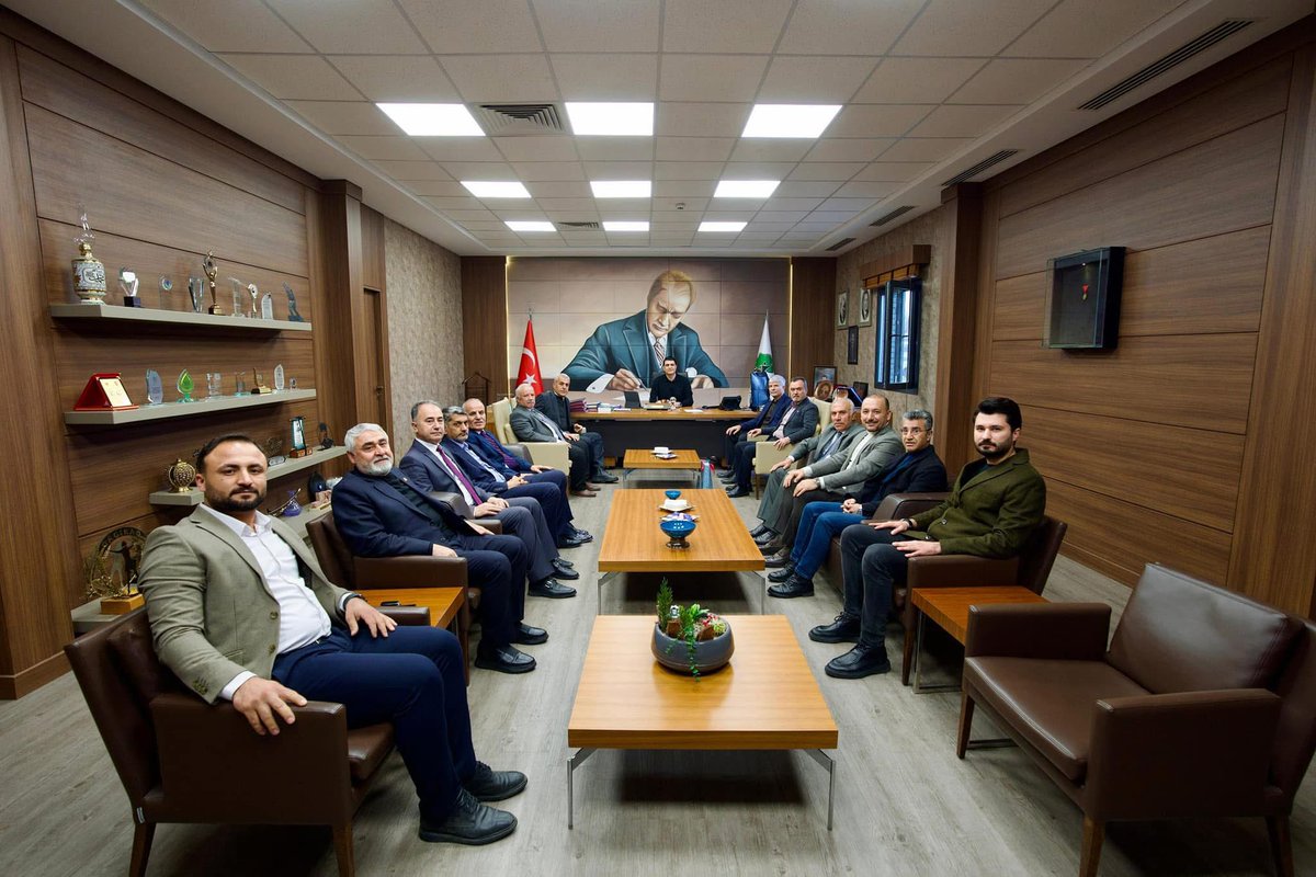 ARABANLILAR DERNEĞİ Yönetim Kurulu olarak ;Şehitkamil Belediye Başkanı,Sayın Av.UMUT YILMAZ’a Hayırlı olsun diyerek, BAŞARILAR diledik.