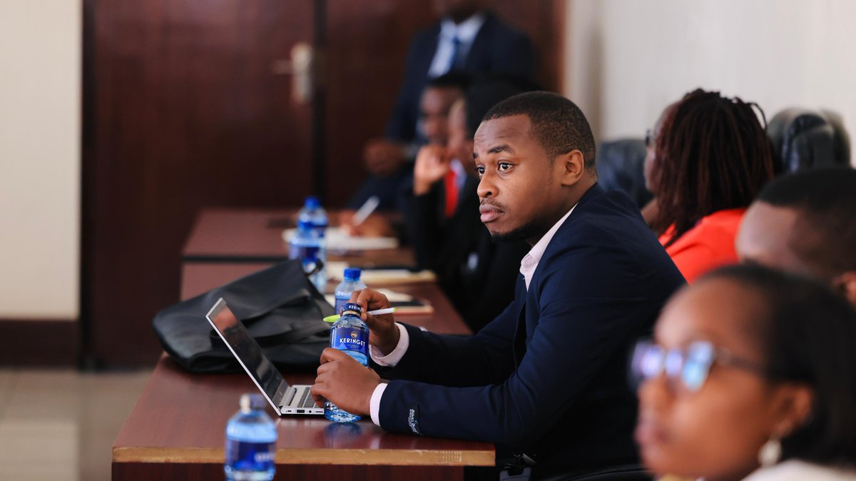 With NTSA Director General, George Njau and NTSA team, The National Police Service Traffic Department and NCCG Mobility and Works Sector earlier today. 

We are working together to streamline several aspects of public safety and public transport management in the City and will
