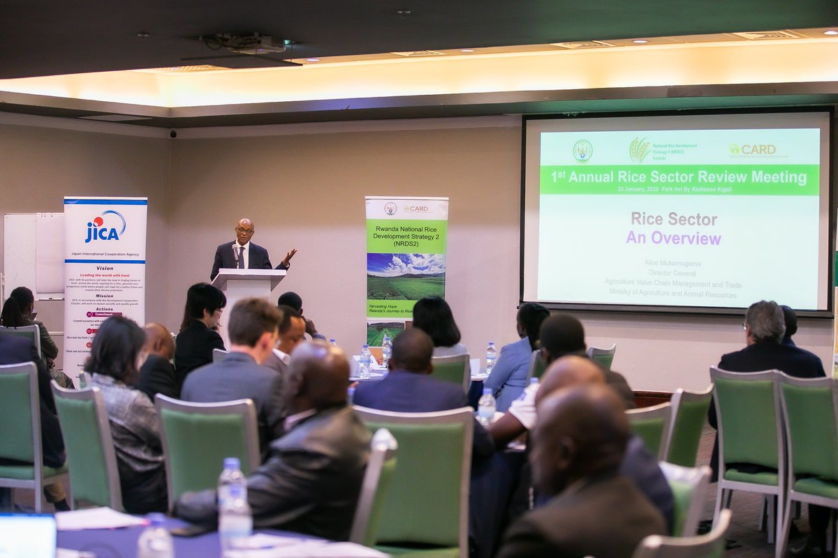 RwandaAgri's tweet photo. Today, Hon. @mcbagabe officiated the 1st Annual Rice Sector Review Meeting bringing together stakeholders to assess progress, address issues such as productivity, paddy marketing, and competition with imported rice, and advocate for increased funding to advance the rice sector. https://t.co/ogsFKTyVDU
