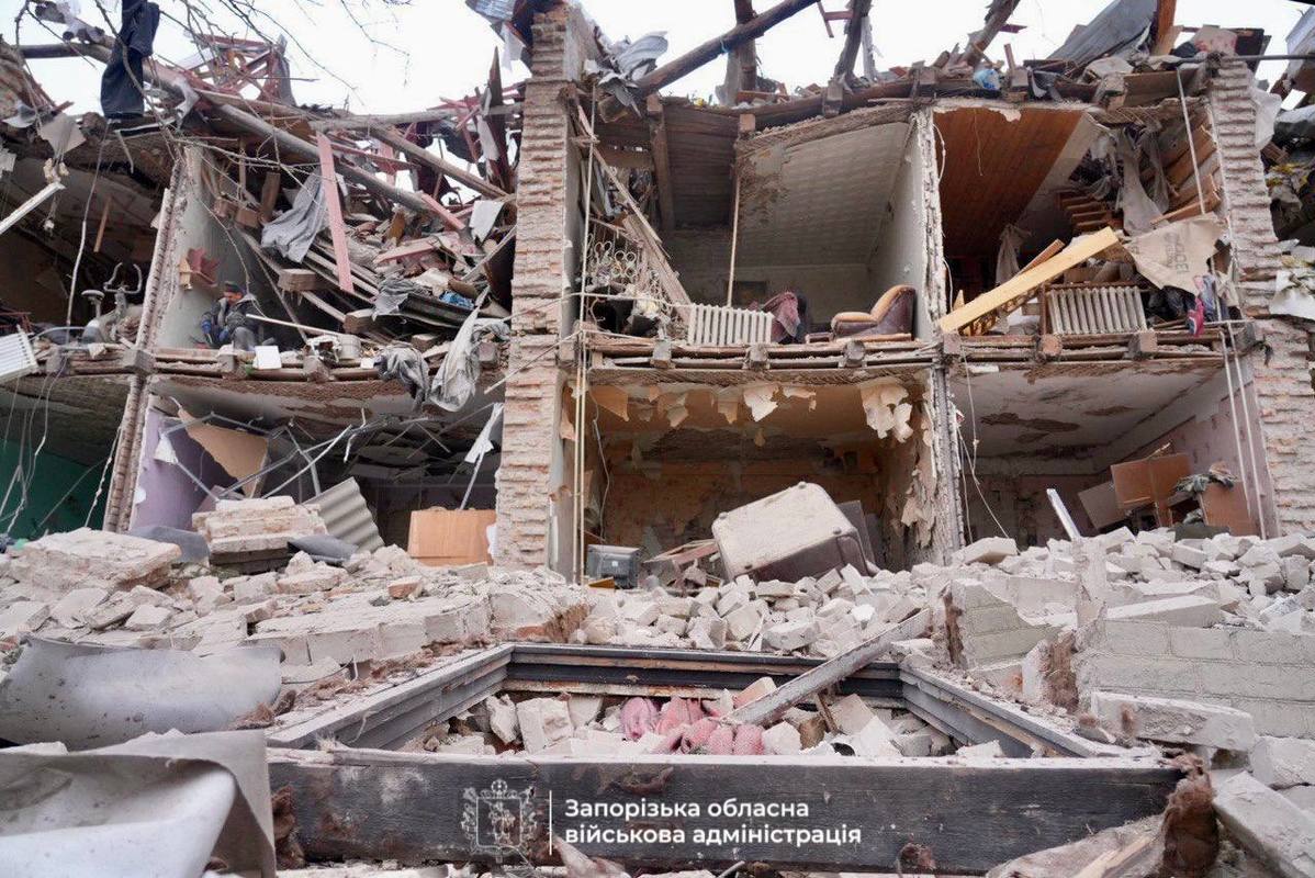 Today’s attack in Zaporizhzhia city was the third attack in the city in January causing high numbers of civilian casualties. Our team has verified that an attack on 8 January killed at least 13 civilians and injured   116.
ukraine.ohchr.org/en/Zaporizhzhi…
Another attack on 18 January