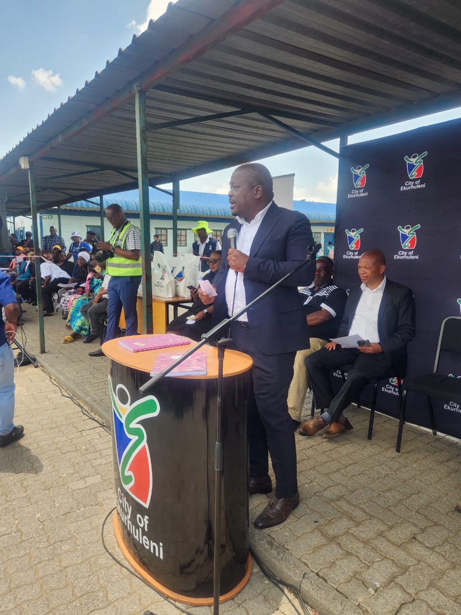 City_Ekurhuleni's tweet photo. EM Xhakaza applauds Quantum Secondary's stellar 96% matric pass rate in '24! π He urged learners to aim for 100% this year with hard work and dedication. πͺπ #ExcellenceInEducation #StriveForSuccess #BackToSchool2025 https://t.co/orxI571xu2
