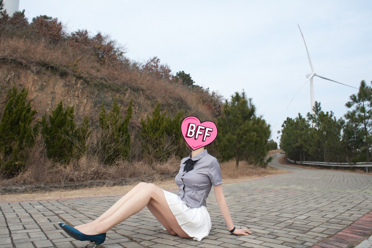 白色百褶裙+真空M字腿，
清纯和淫荡集于一身。
@007share 
@wqganenshi_ 
@Public_Catgirl1 
@luchu888888 https://t.co/ZdxHp90OdW