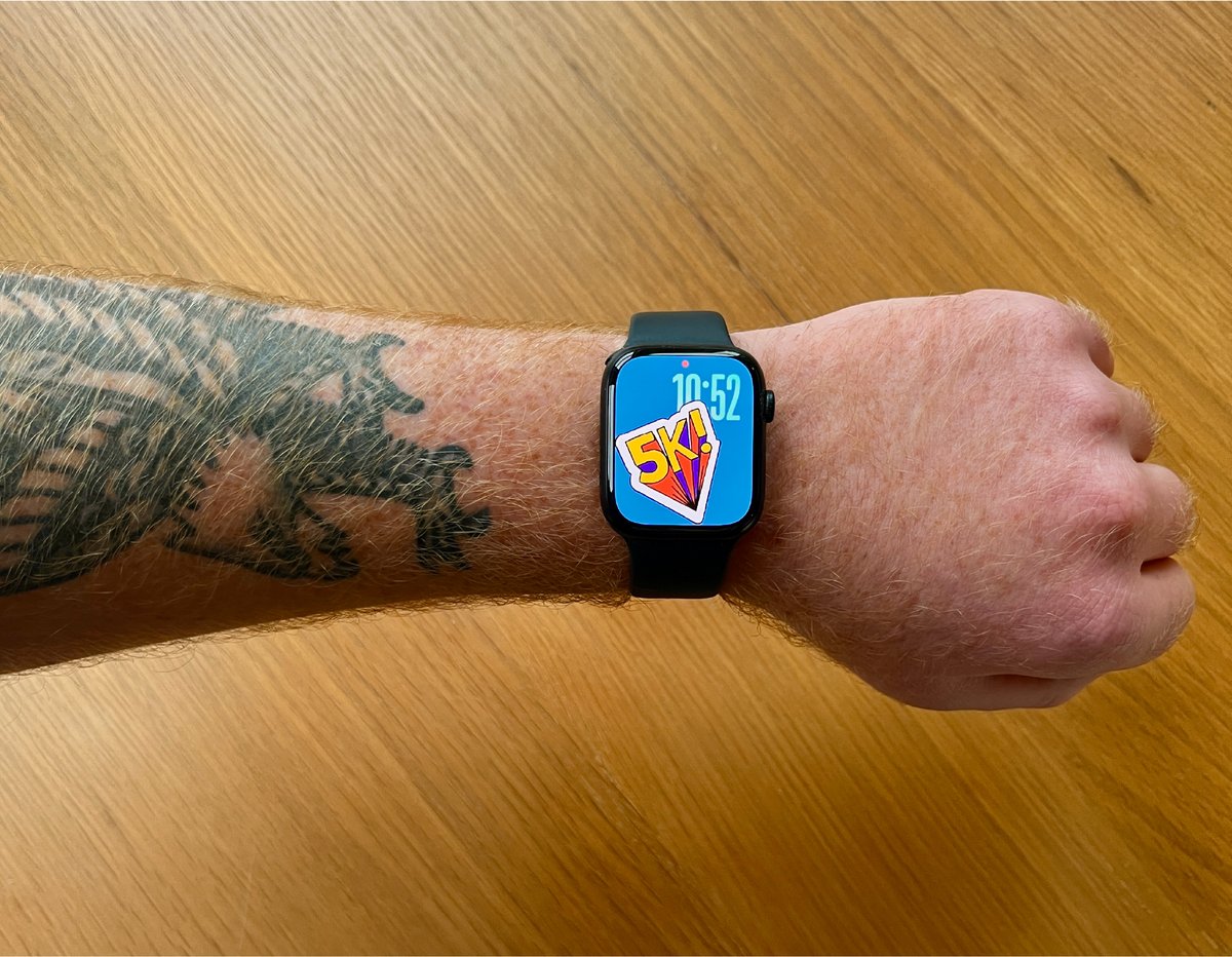 Getting back into running like every other man and his dog in January so here's some illustrated stickers that I would like to manifest into a lovely project✨