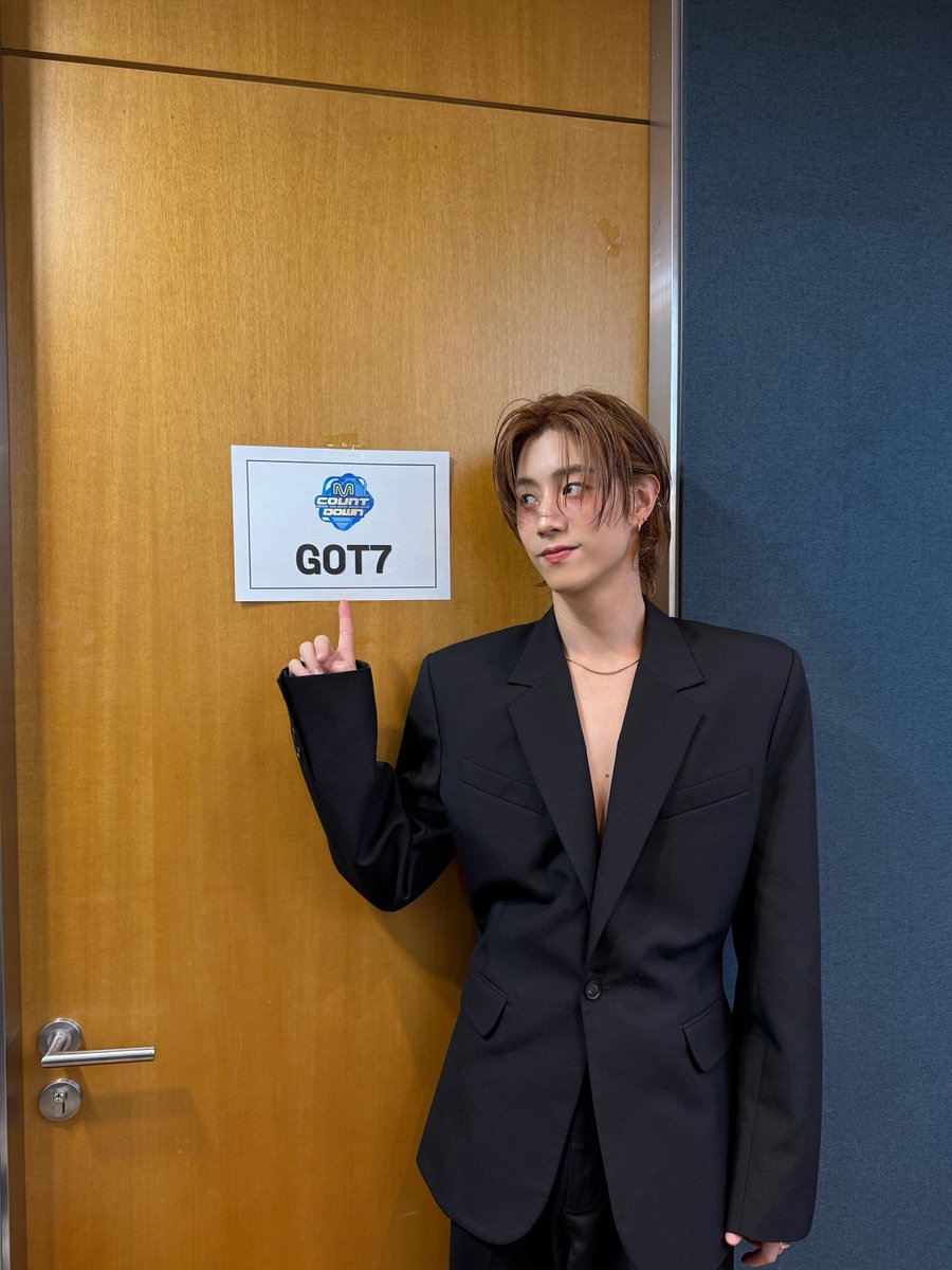 Mark Tuan Official tweet media