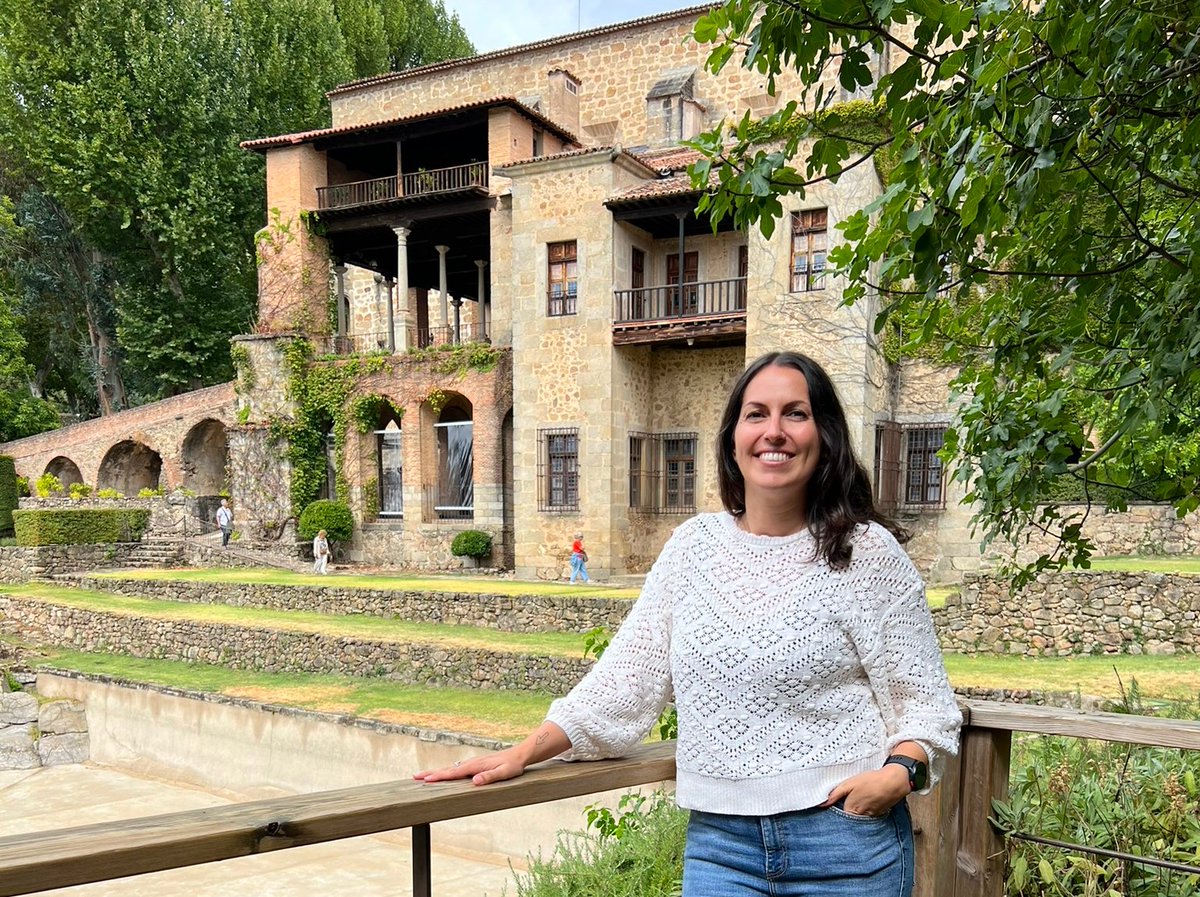 Qué ver en Jarandilla de la Vera

Hoy en el blog te llevo a Jarandilla, un pueblo de la Vera en Cáceres con varios lugares que visitar, algunos relacionados con el emperador Carlos V.

Toma nota de todo para organizar una escapada en los próximos meses:

quieroviajarsola.com/que-ver-en-jar…