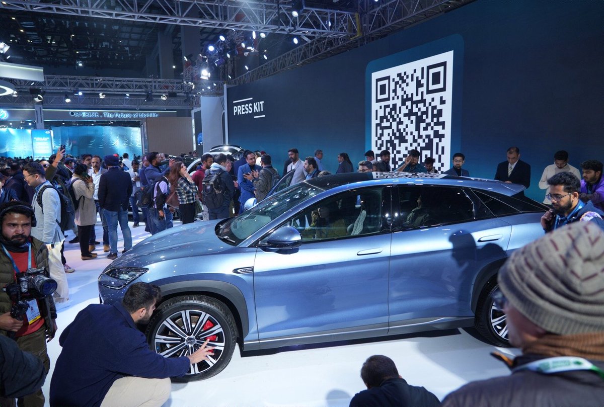 BYDGlobal's tweet photo. BYD grandly launched its high-performance pure electric SUV, the BYD SEALION 7, at the Bharat Mobility Global Expo 2025 held in New Delhi, India.

This launch is part of a broader showcase of other remarkable NEVs, the BYD SEALION 6 and the YANGWANG U8.

Let's drive change and make every ride count. Who's ready to join a greener world with BYD?

#BYD #BuildYourDreams