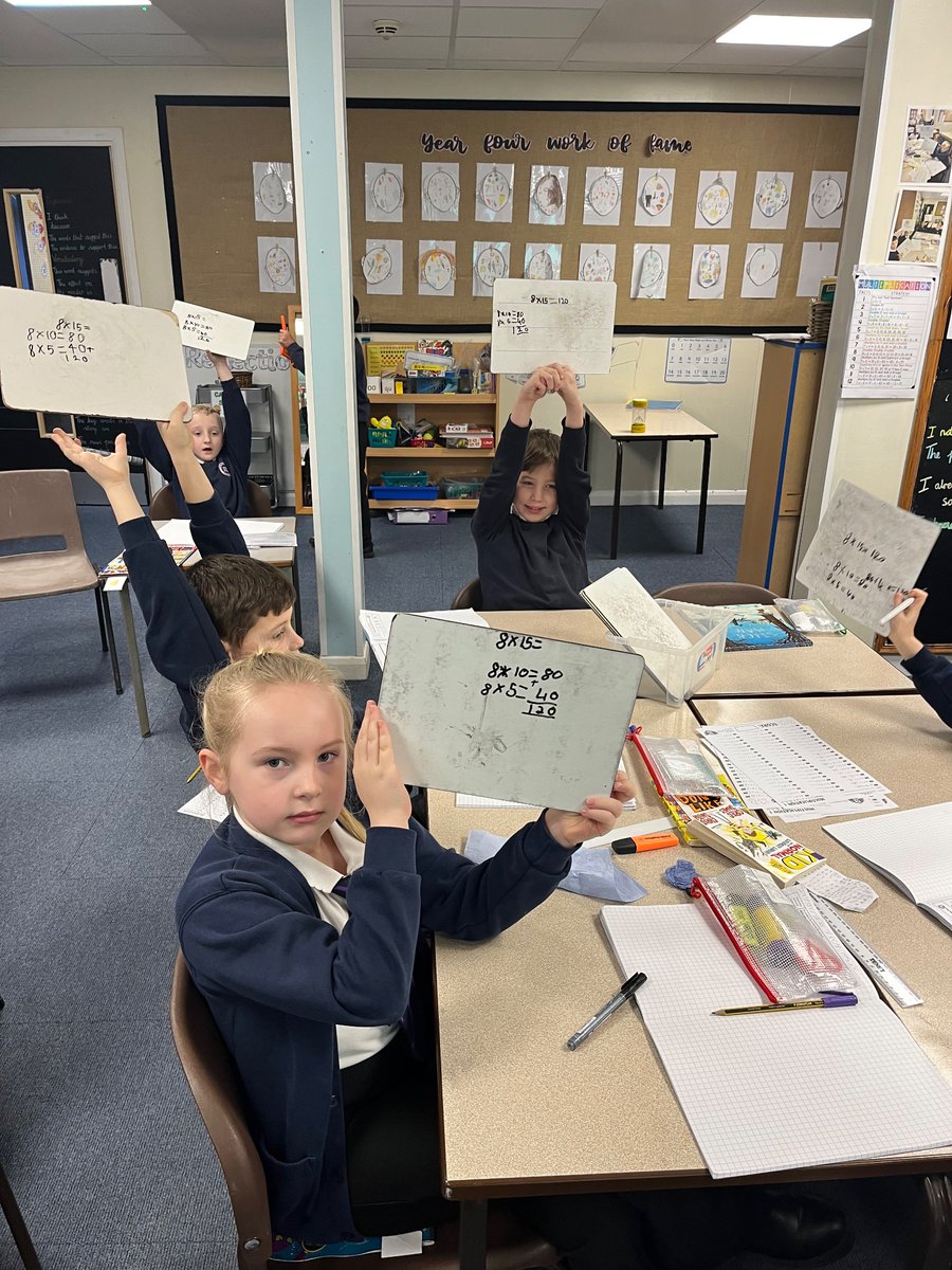 MissPSymons's tweet photo. Multiplying using the distributive law. #TheMillMaths https://t.co/Jk0q9JkxEr