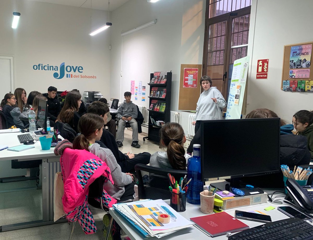 El Consell d’Adolescents de #Solsona estudia organitzar cinema la fresca i un torneig esportiu. Els representants de l’alumnat de 1r a 4t d’ESO de la ciutat també prenen part en el pressupost participatiu

ℹ️ tuit.cat/V4GiS
